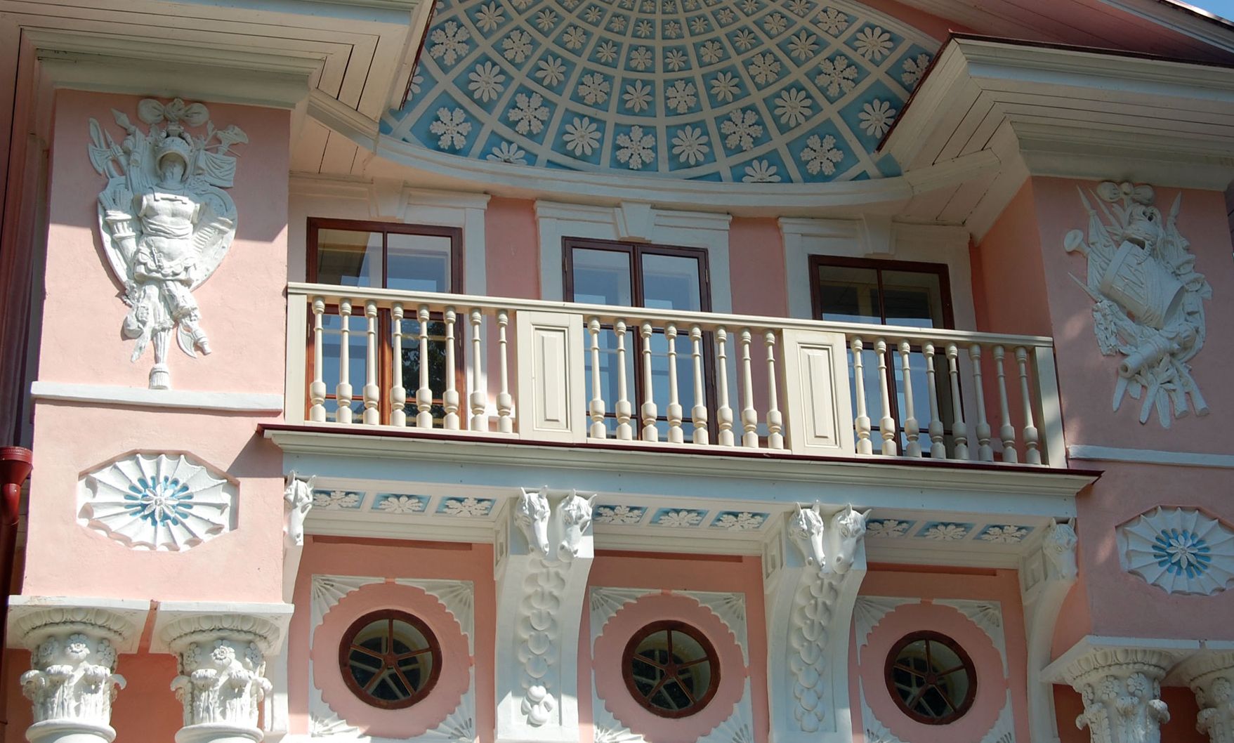 Элементы фасада барского дома Усадьбы Покровское